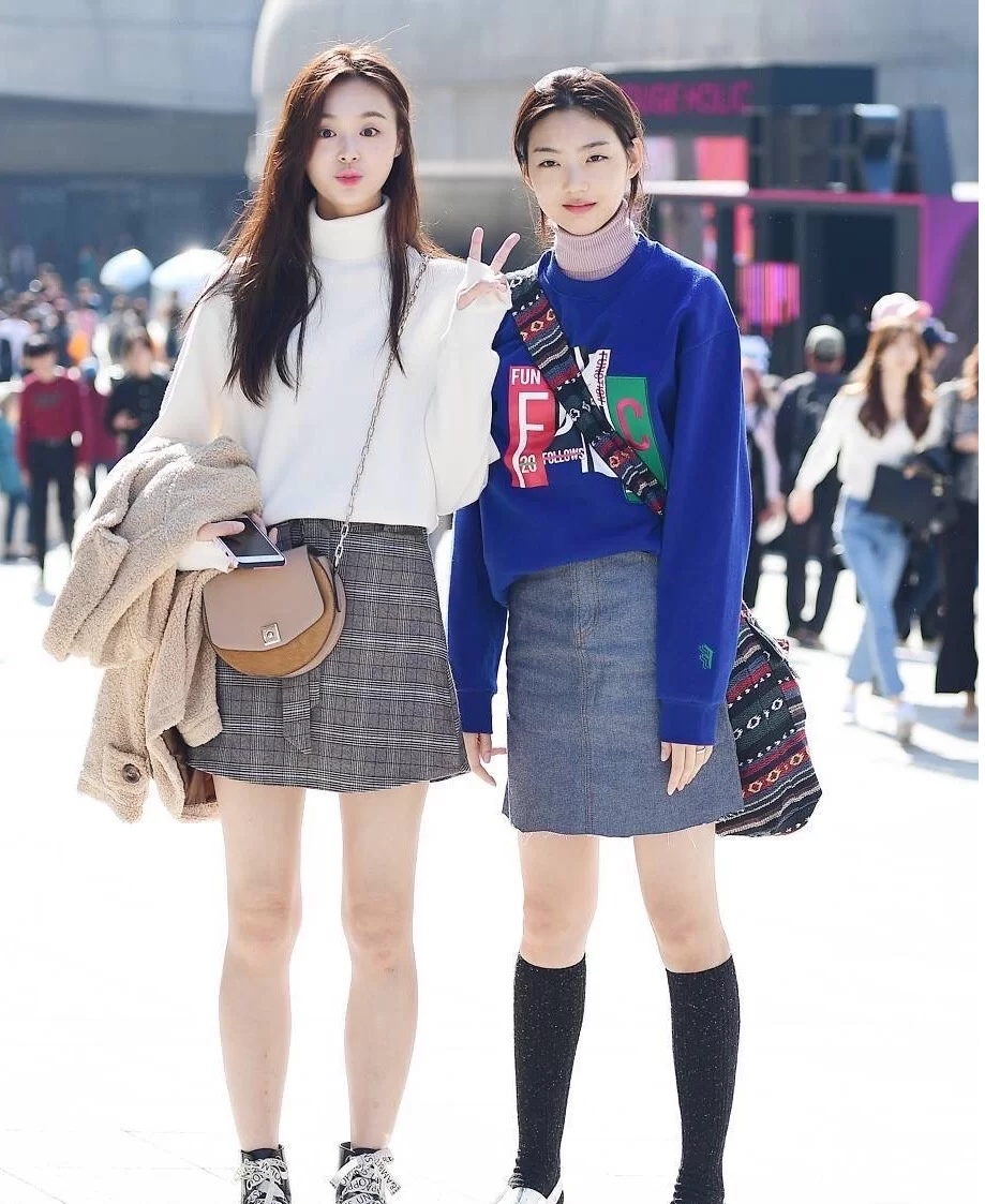 穿搭韩国小姐姐日常穿搭look,来看看韩国小姐姐穿搭