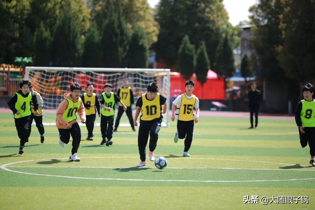 随州外国语小学足球比赛,外国语学校足球小将比赛