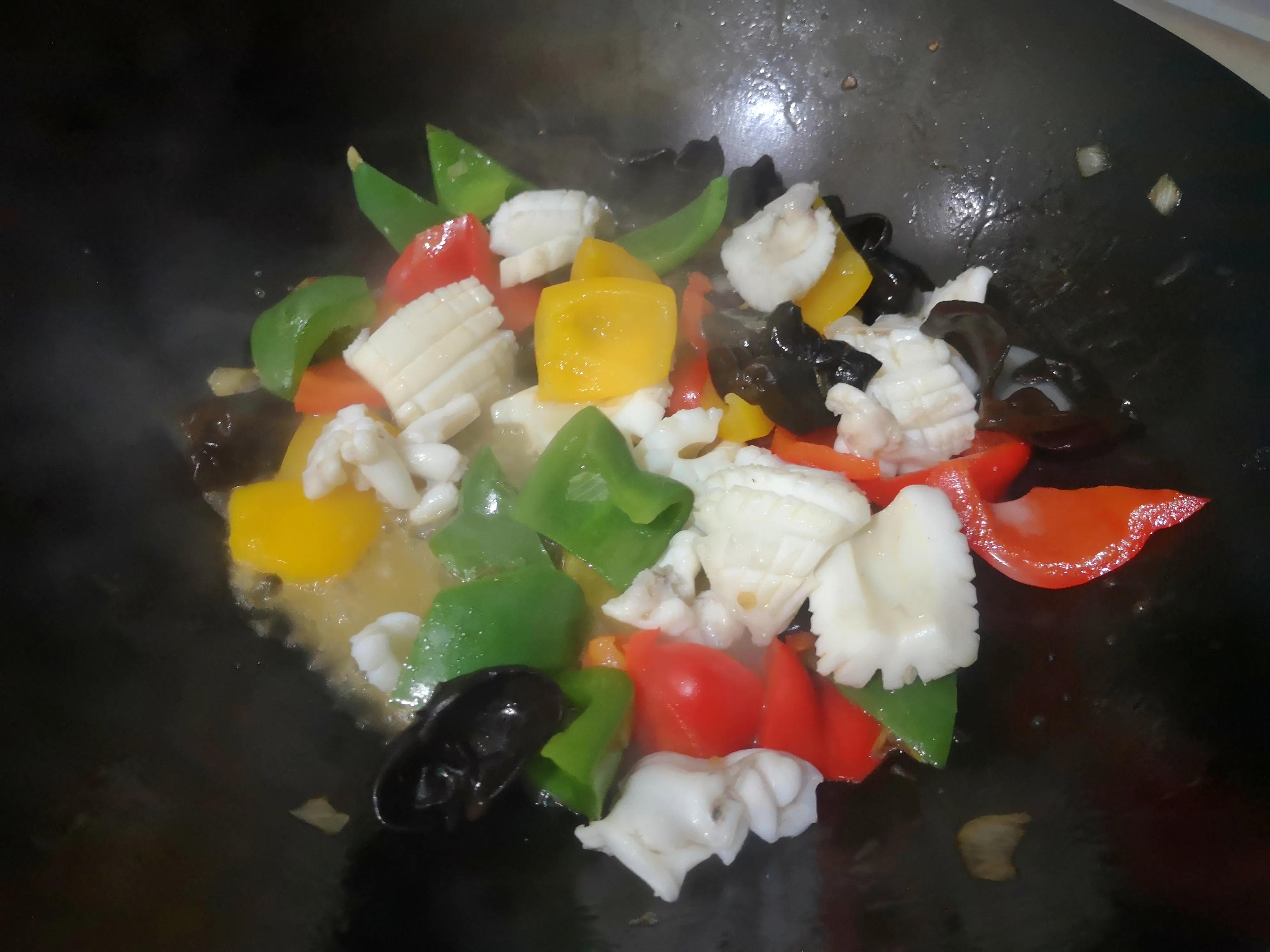 怎样炒墨鱼好吃又简单窍门,五花肉炒墨鱼怎么炒才好吃啊