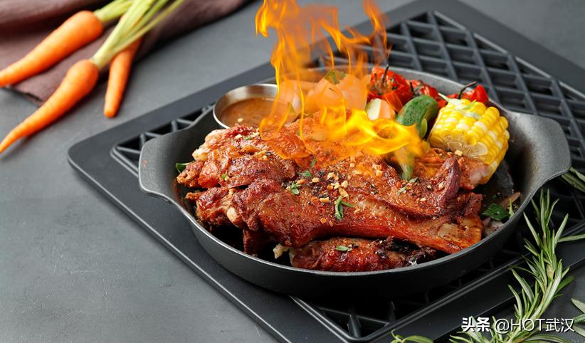 全国首家宝马MINI跨界西餐酒吧光谷开业，真的好吃