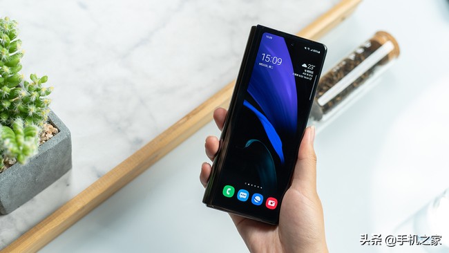 三星折叠屏zflip2值得买吗,三星折叠屏手机GalaxyZFold3