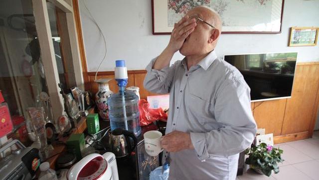 空腹抽血验激素前可以喝水吗,抽血前可以喝水吃药吗