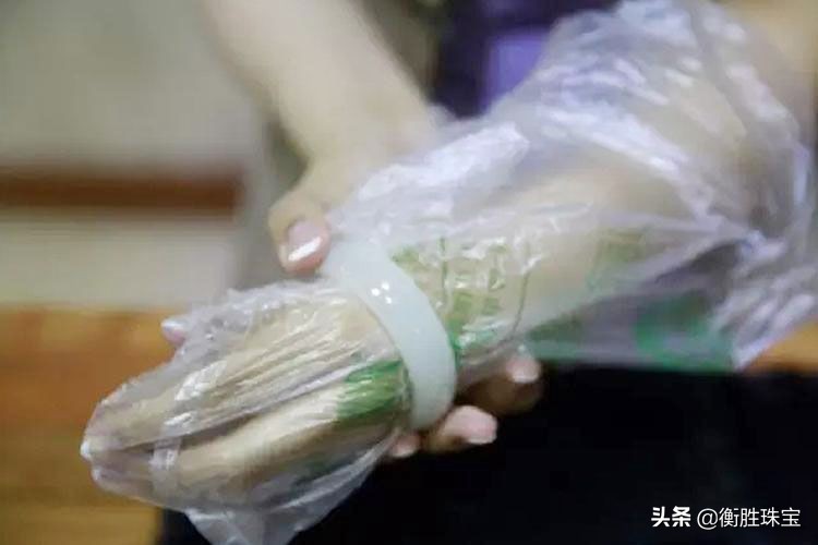 买手镯怎么量尺寸最标准图片,手镯圈口尺寸对照表高清照片