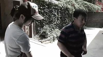 奶奶给狗洗澡搞笑,狗子洗澡搞笑视频