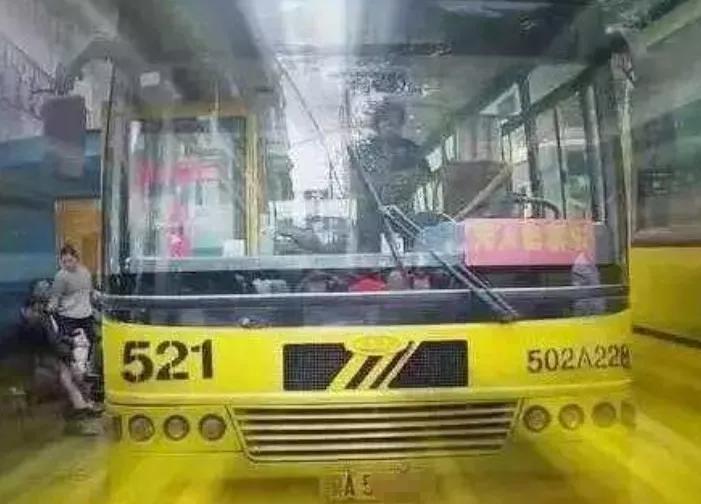 以前的武汉公交车有多猛,当年的武汉公交车到底有多快