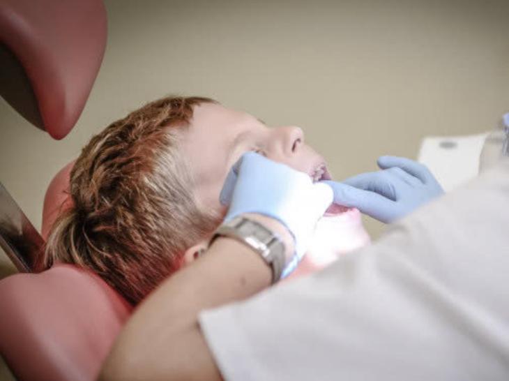 孩子积食导致的嘴里恶臭,孩子嘴里有异味是胃火吗