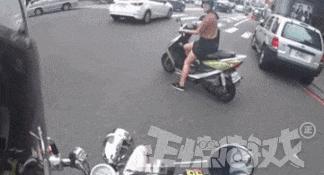 爆笑GIF趣图：美女，这射的是丘比特之箭吧