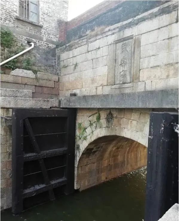 佛山924电台主持人直播,佛山924电台直播间主持人