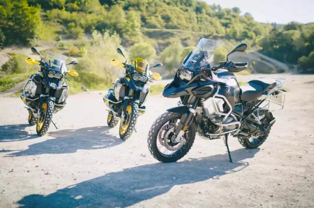 最新款宝马水鸟adv,宝马水鸟2022新款adv大灯