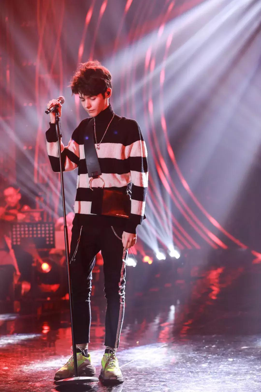 吴青峰踢馆完整版,吴青峰破音现场