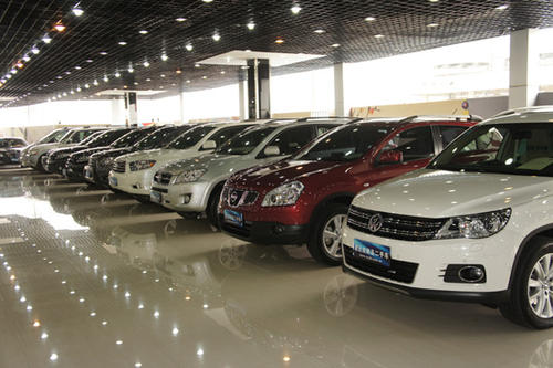 4s店加机油为啥不加完,4s店新车为啥现车少