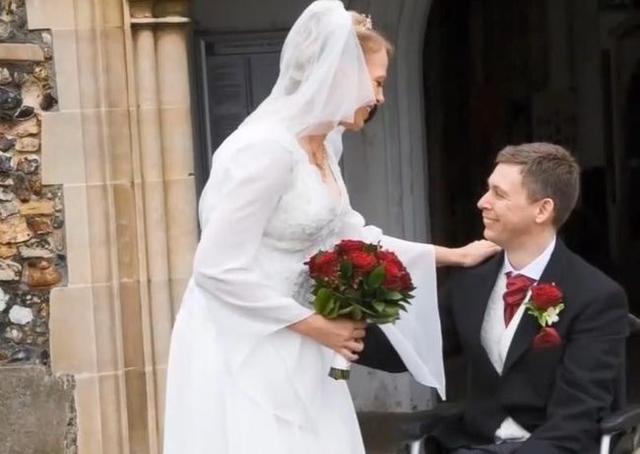 幽灵男孩马丁漫画,幽灵男孩马丁怎么回事