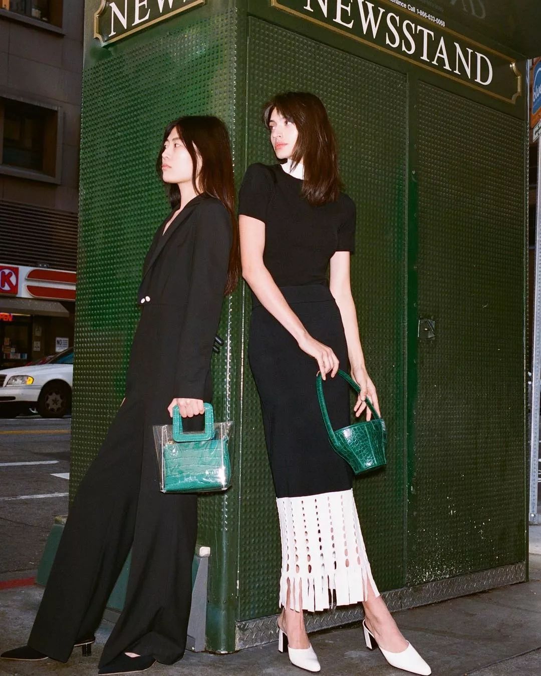 春天适合什么颜色包包,春天背什么颜色的包包