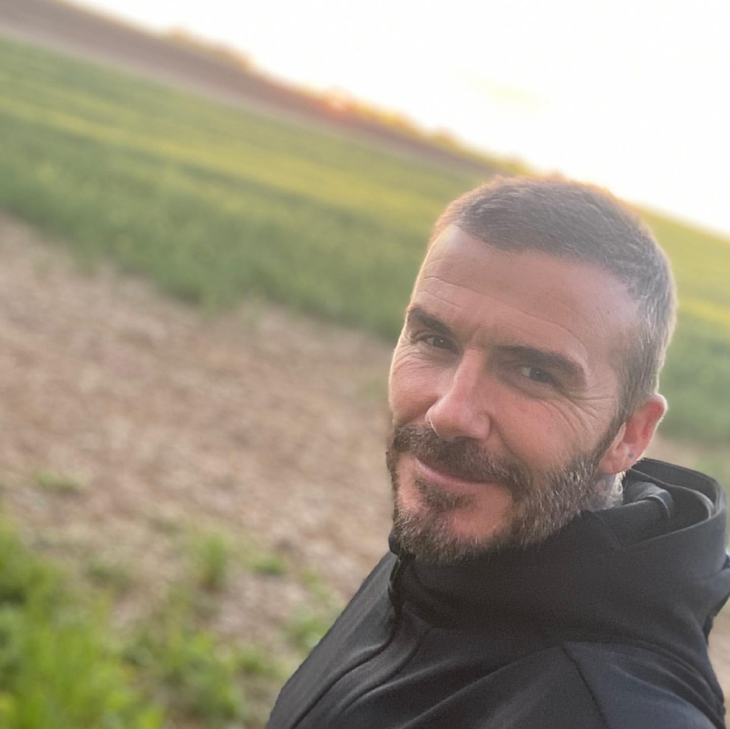 贝克汉姆哭泣的照片,贝克汉姆大哭视频