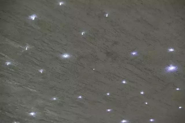 上海买房没钱装修小伙,上海24岁小伙房子装修