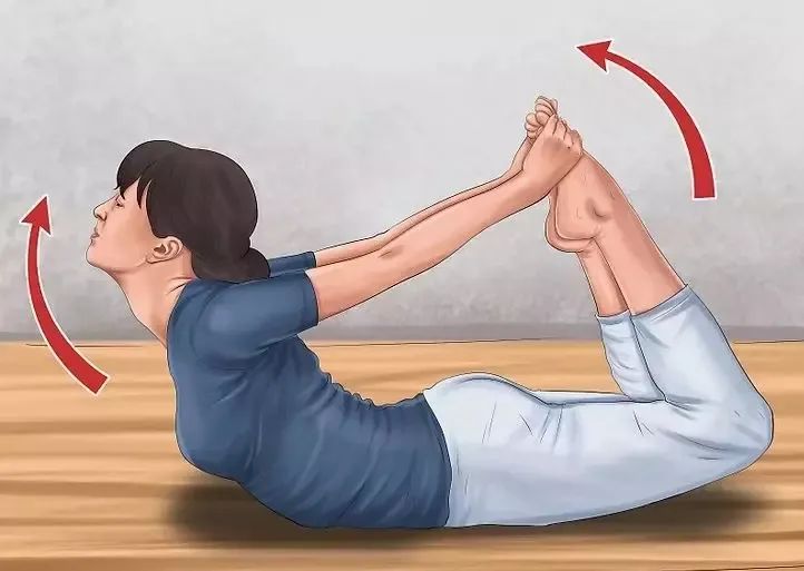 脊柱侧弯背部靠墙,脊柱侧弯让背部肌肉不一样