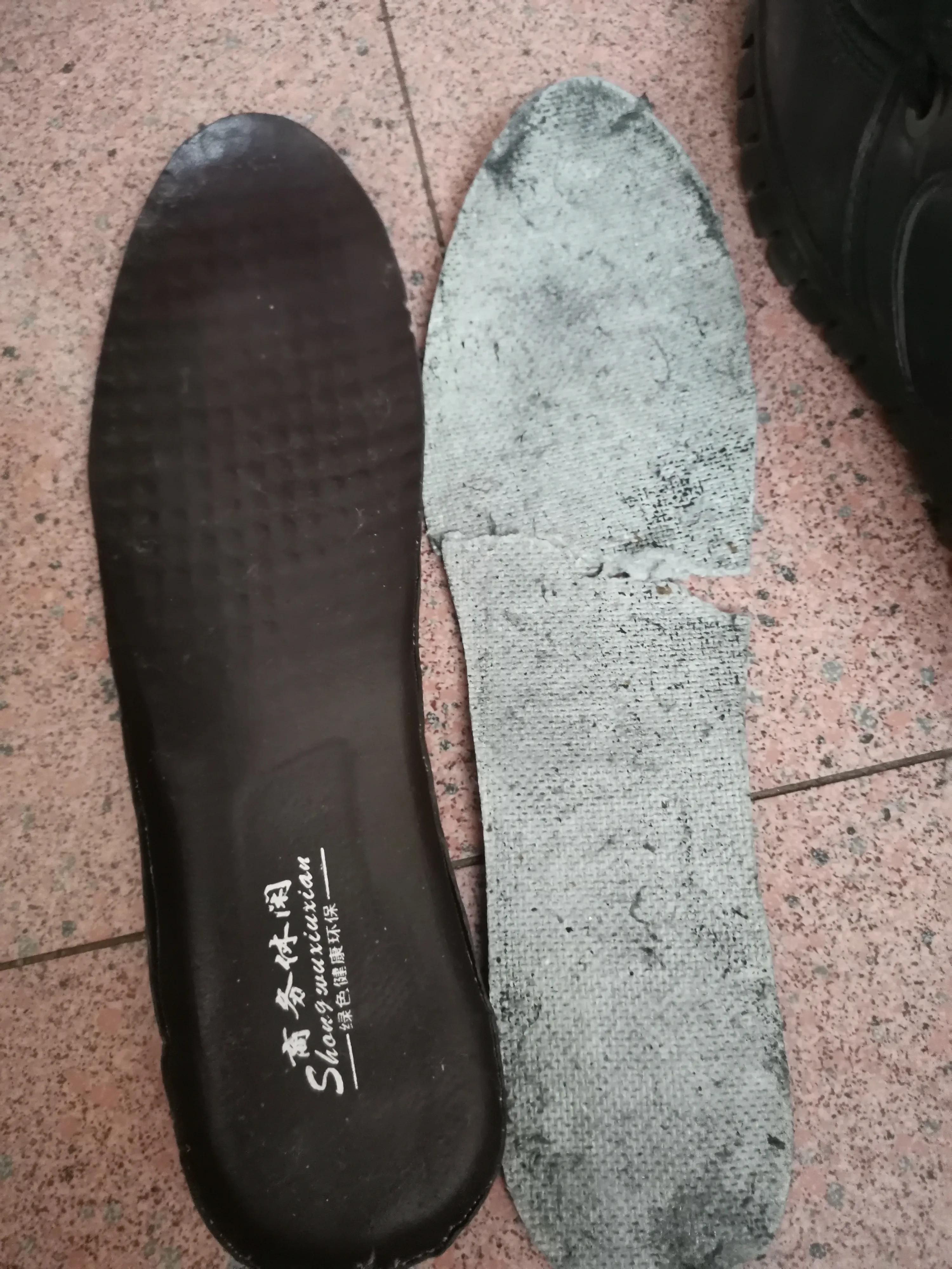 穿这种休闲鞋为什么脚底疼，原来是高低不平的按摩底导致的