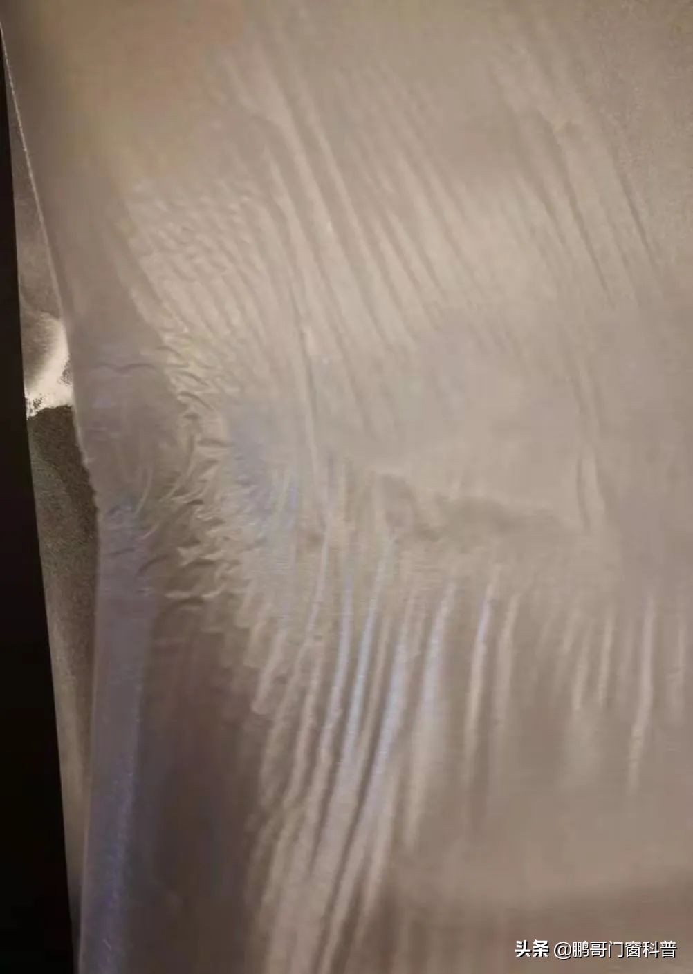 超白磨砂玻璃与普通磨砂玻璃区别,卧室玻璃贴纯磨砂还是带图案的好