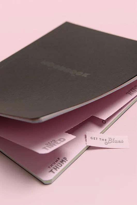 数字媒体艺术用的笔记本电脑,苹果笔记本艺术字体