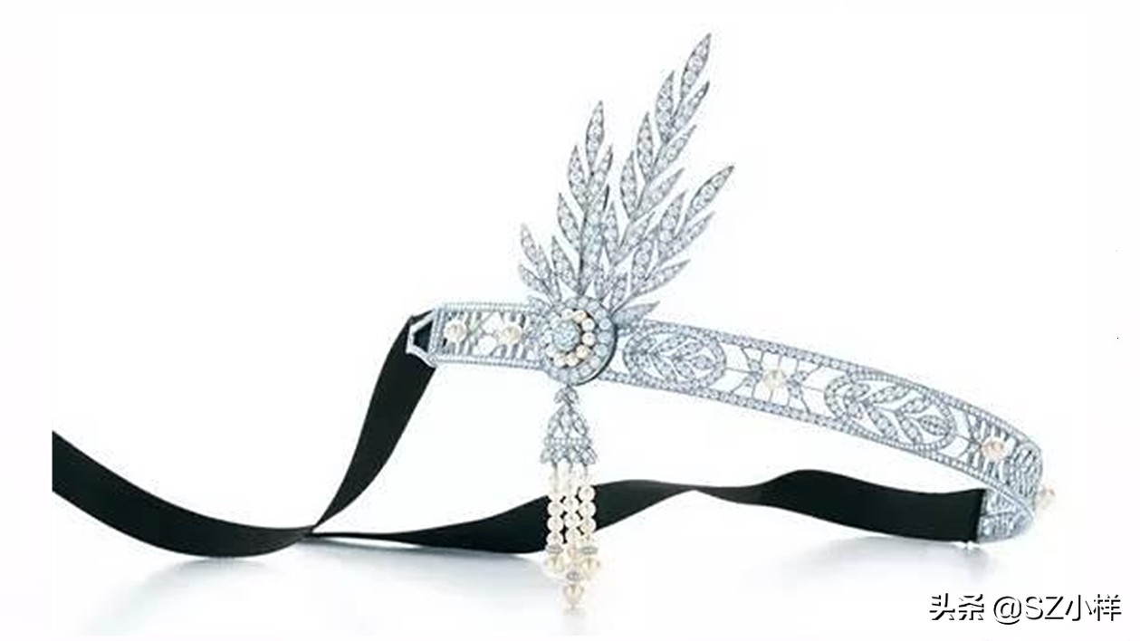 轻盈飘逸的羽毛，承载厚重的文化，演绎珠宝界永不落幕的时尚经典