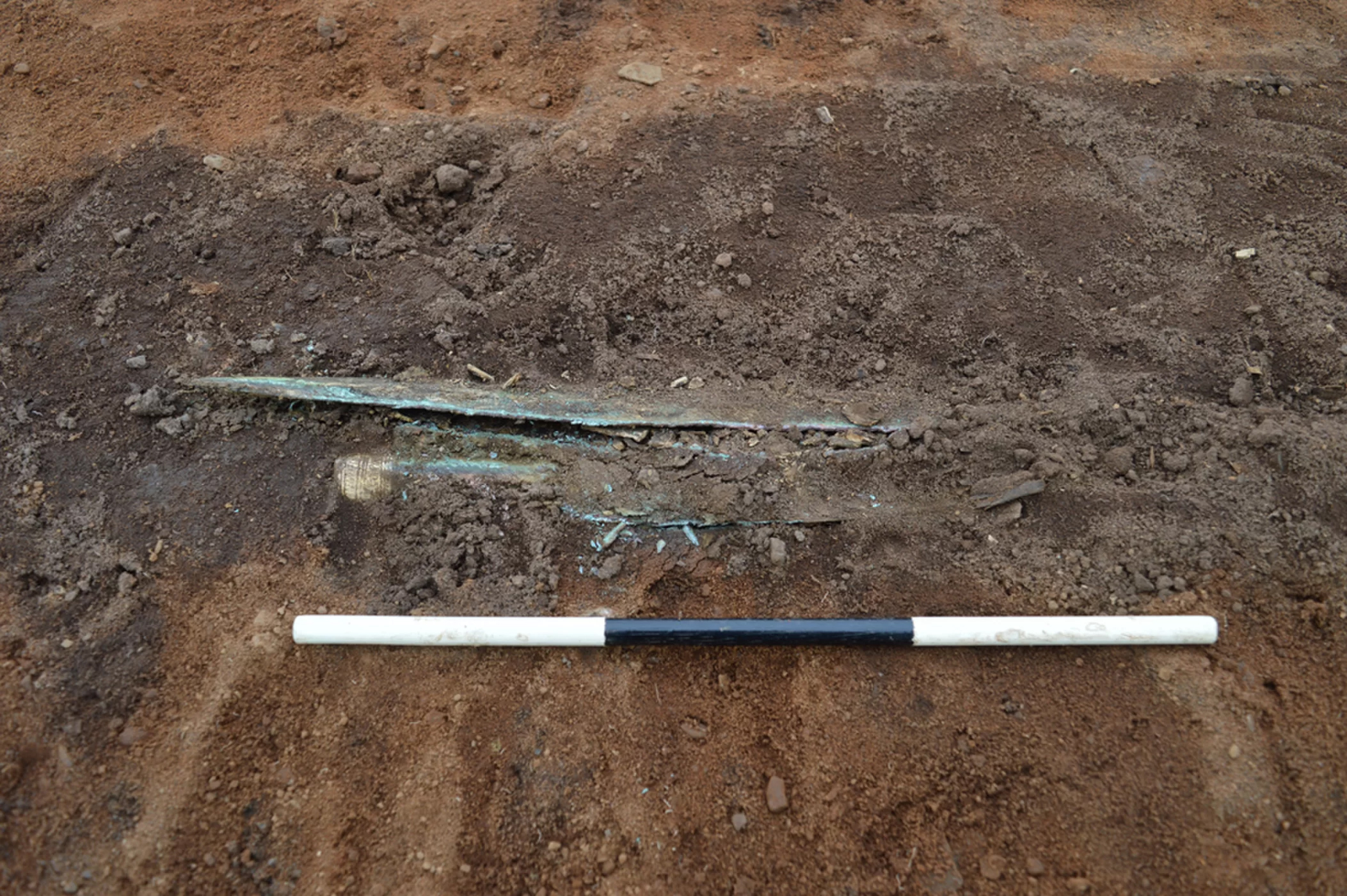 英国球场多少钱,英国挖出2300年前青铜器