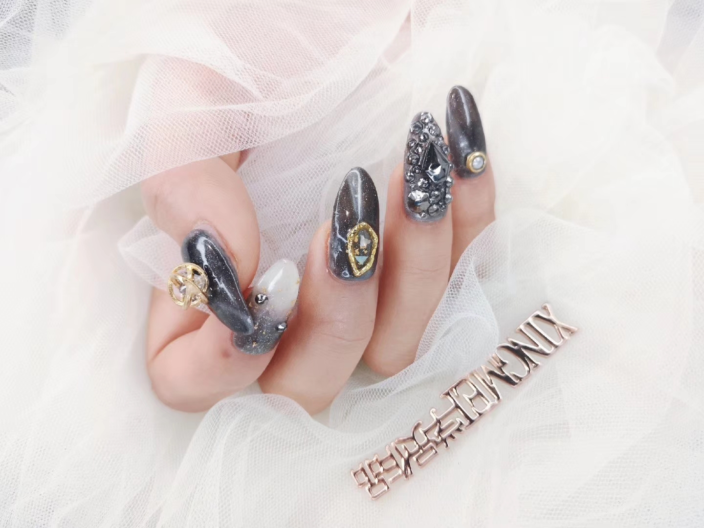 美甲学徒最基础要学什么,学美甲有前途吗学美甲的前景如何