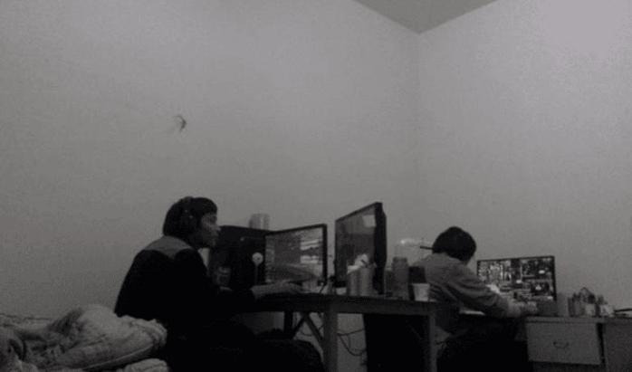 三个小伙出租屋通宵玩电脑,三个小伙合伙