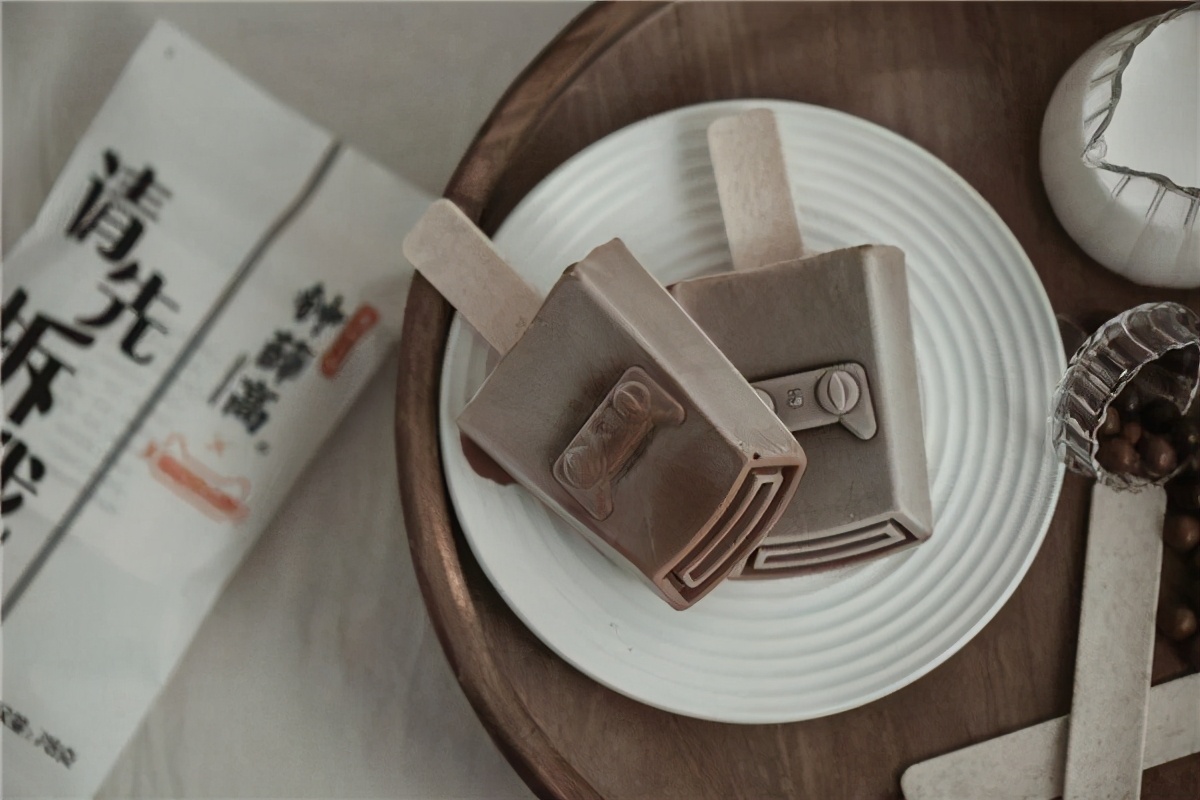 钟薛高除了雪糕还卖什么,钟薛高为啥要和普通雪糕放一起卖