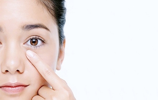 被李佳琦吹爆的欧莱雅紫熨斗眼霜效果怎么样？