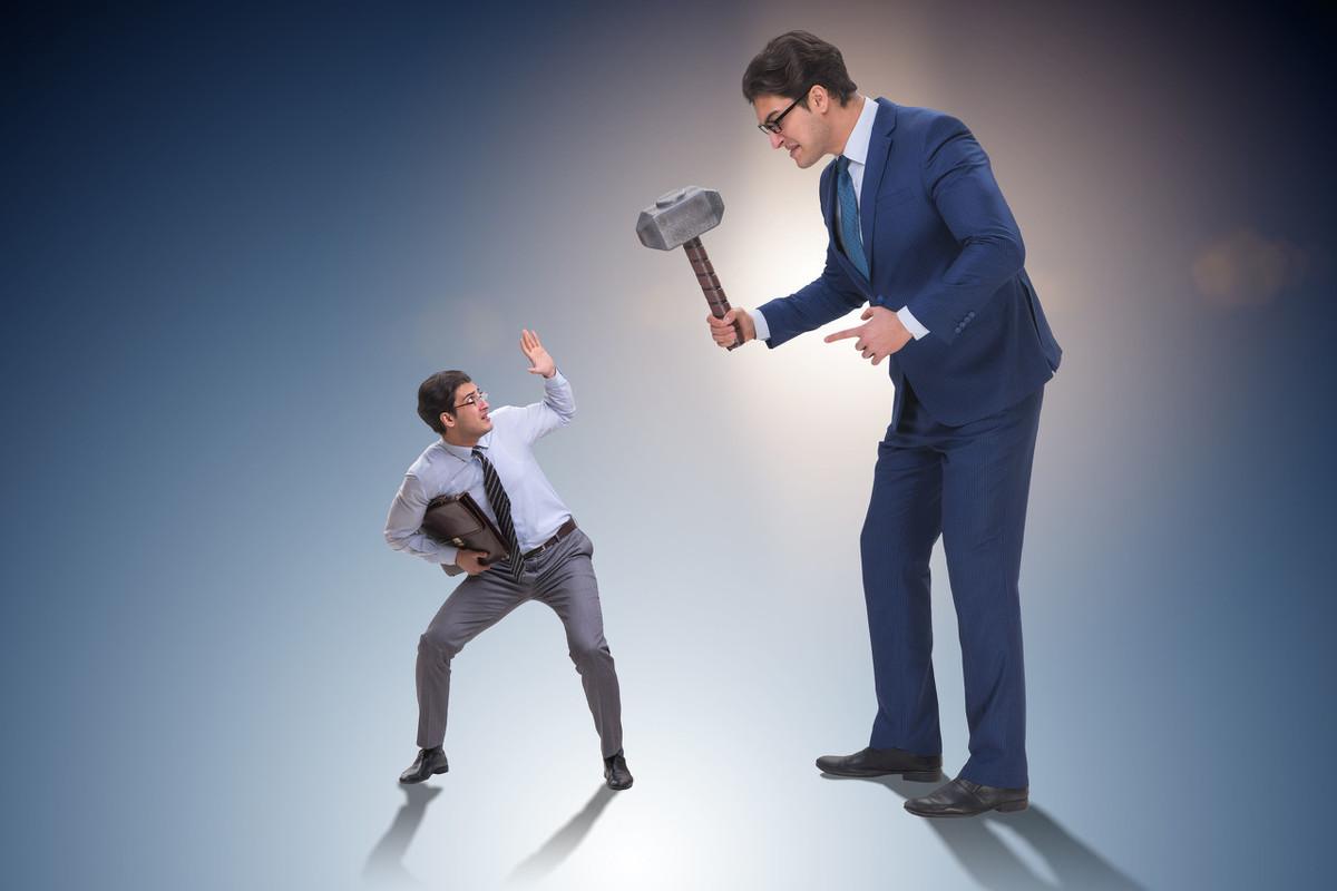 遇到小人领导被迫辞职该怎么反击,被领导逼着离职给领导忠告