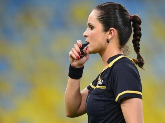 足球裁判需要怎么样的标准,怎样才能当足球裁判