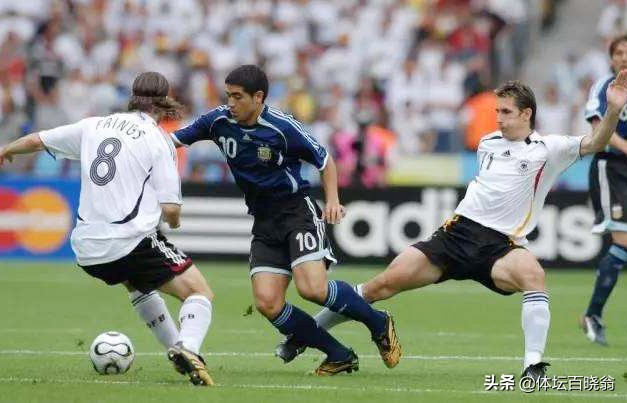 巴萨10号梅西小罗,小罗对梅西10号