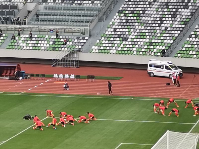 中日韩女足对阵世界强队惨败,中国女足5-4战胜美国女足现场直播