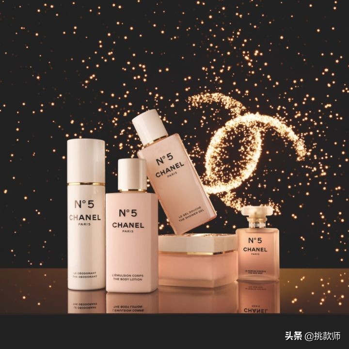 CHANEL香奈儿2020圣诞彩妆链带图腾，超美噢