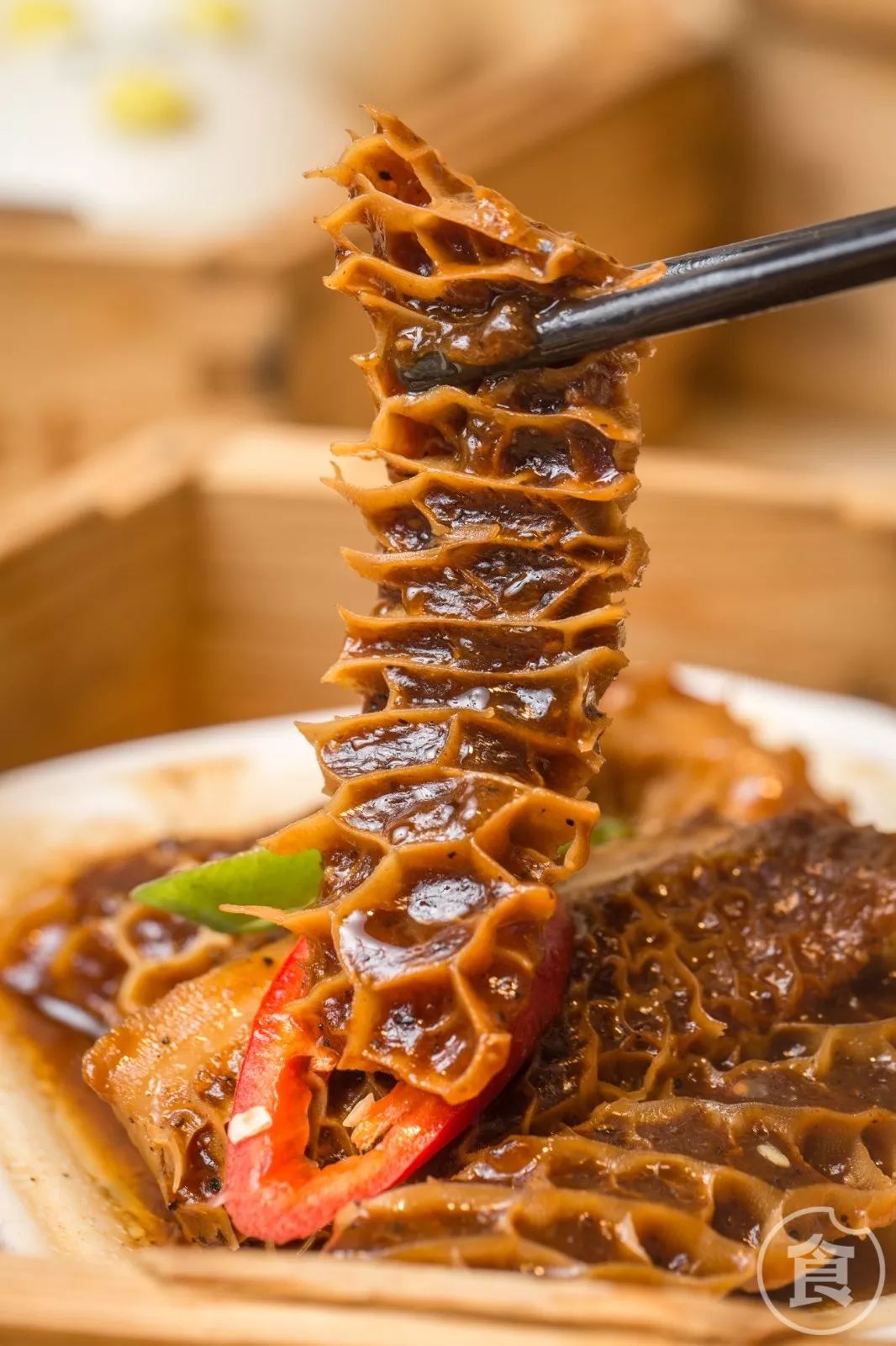 穿越80年代怀旧茶室！专卖TVB里的老港味，最低10元一件