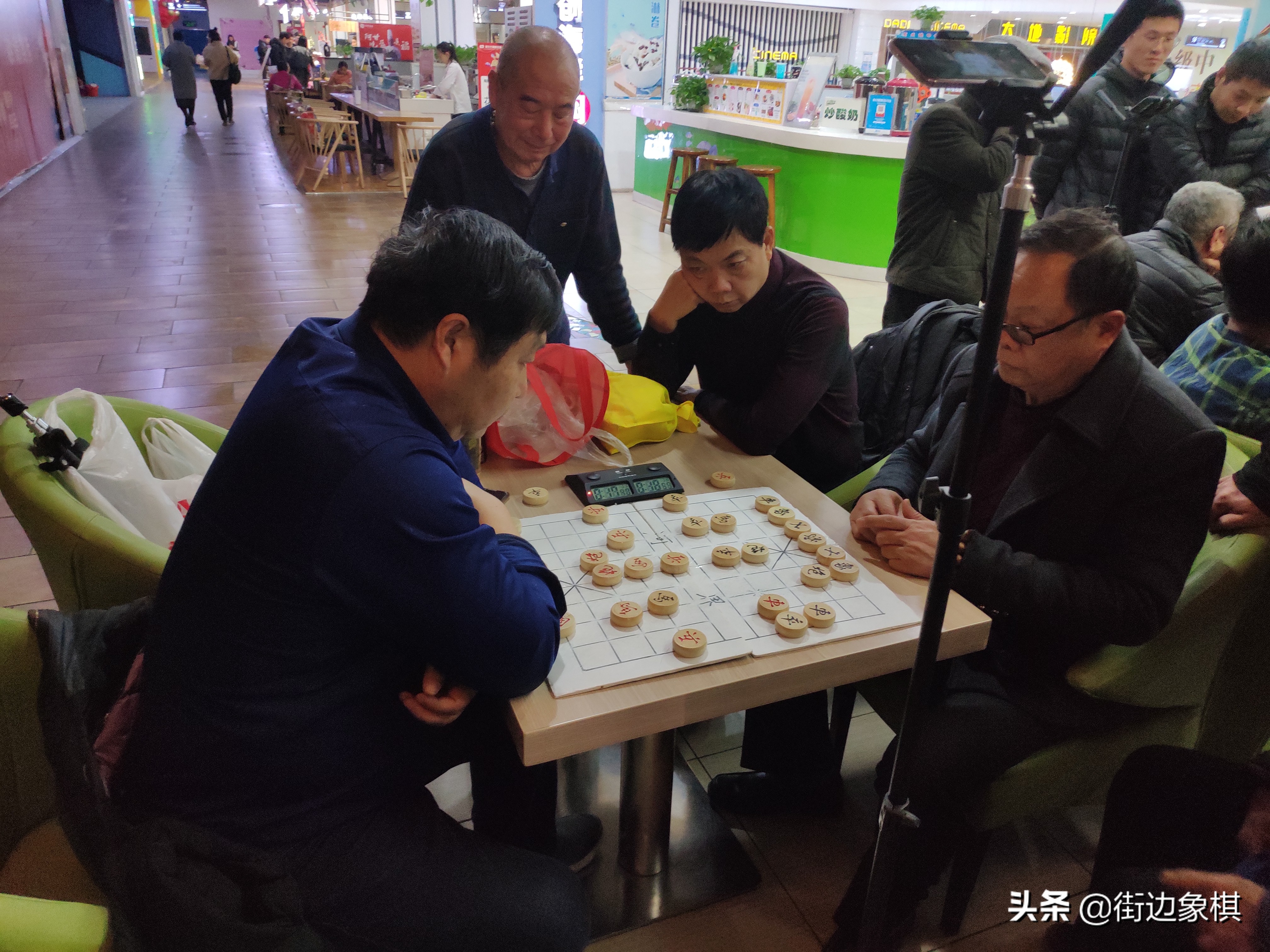 20191203新乡象棋业余爱好者的下棋风采