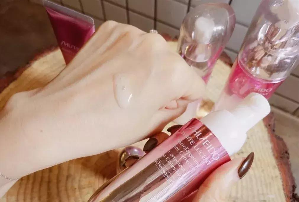 盘点日本最受欢迎的7款美白精华！平价和大牌究竟差在哪里？