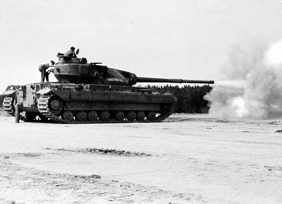 战车溯源：“IS-3恐惧症”催生出的英国坦克猎手