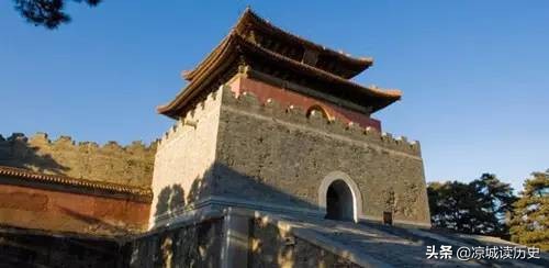 孙殿英盗清东陵全过程,孙殿英盗清东陵的全过程揭秘