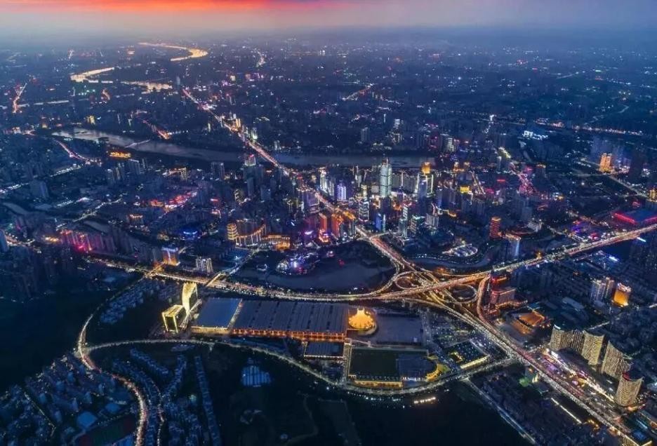 期货左侧交易与右侧交易,期货交易属于什么交易活动