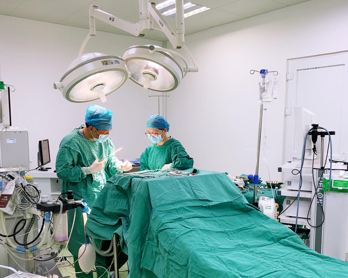 打鼾可诊断为鼾症,耳鼻喉科医生打鼾危害