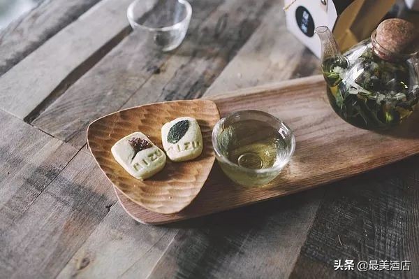 她放弃了总监职位后续,她辞去总监回家扶贫全集