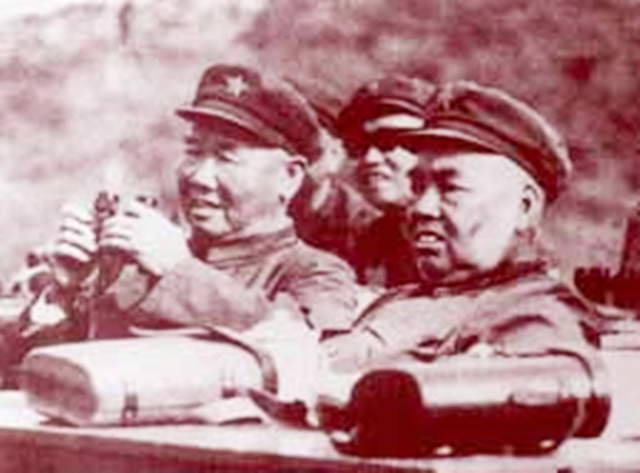 李连杰首次评价李小龙,李小龙成龙李连杰哪个厉害