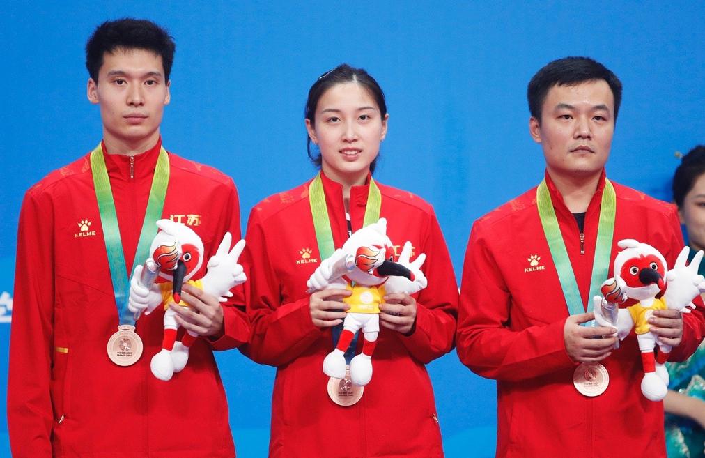 国乒第一美女陈梦图片,国乒新排名女乒一姐垫底