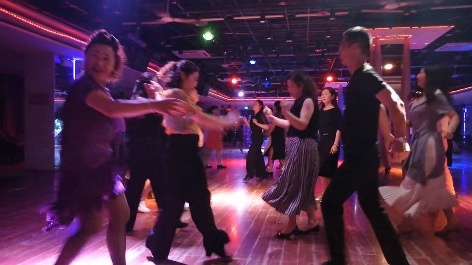 跳舞不想找舞伴,想找个舞伴一直找不到