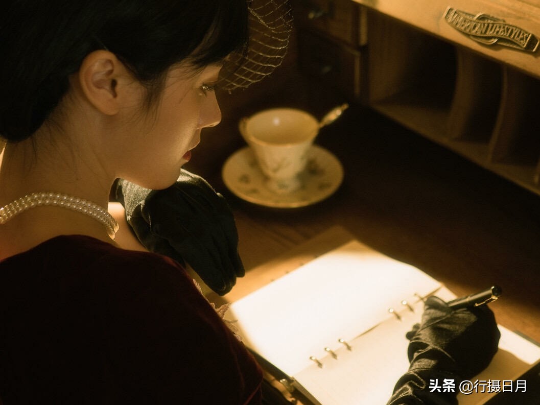 花落夕阳，几时休？陌路潇湘，几轮回？