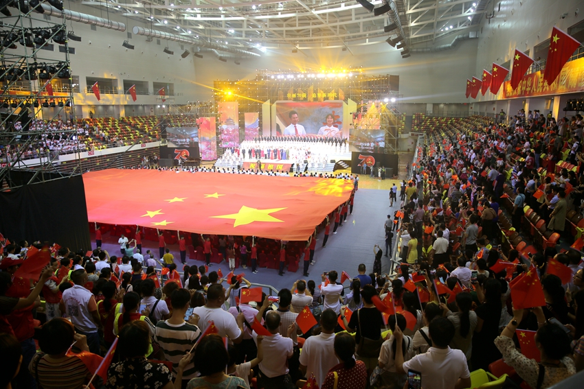 湛江市隆重举办大型诗文朗诵音乐会，庆祝新中国成立70周年