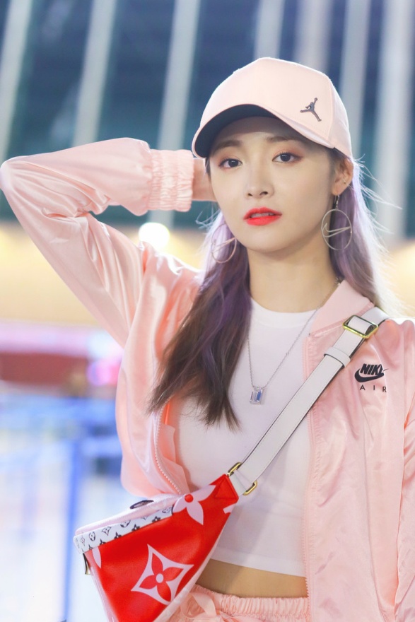 鏋楀厑绮夎壊濂楄,鏋楀厑绮夎壊鏉$汗