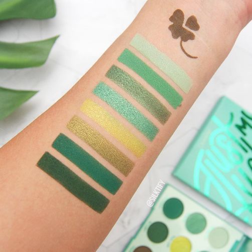 最流行显白的微潮色低调,显白又适合素颜的潮色