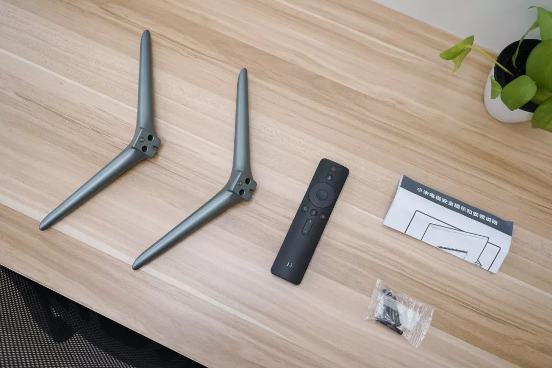 2799元65寸的小米电视,29999元一百寸电视